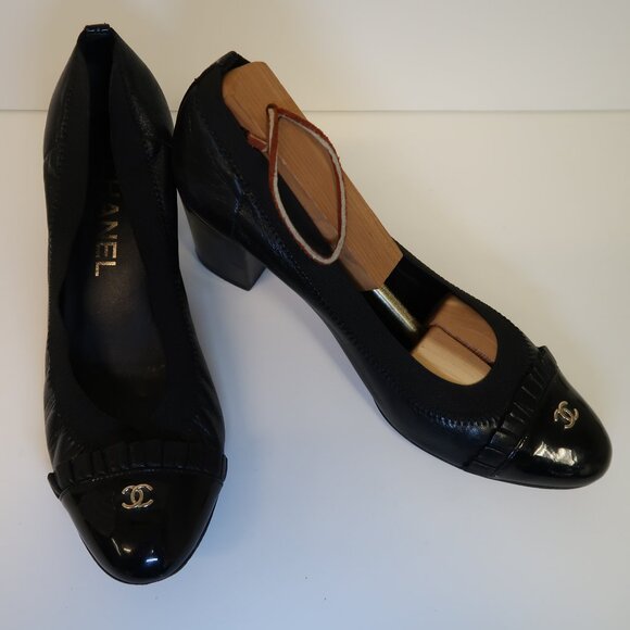 Chanel black leather/patent leather heels in size 36.5 - Picture 1 of 10